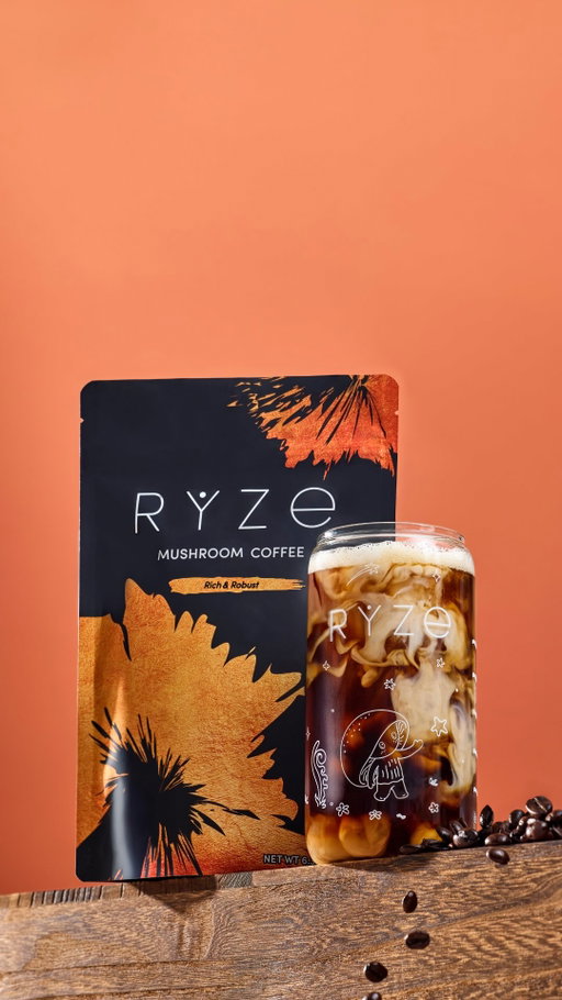 Where are our early risers at? 🌞 Here’s why we love our Dark Roast blend for those days that require a little extra pep in your step ⚡️⬇️

🖤 Rich, bold & robust blend to awaken your A.M. senses

☕️ Same amount of caffeine as a regular cup of coffee

🍄 All-day energy & focus from our SUPER6™ Mushroom Blend