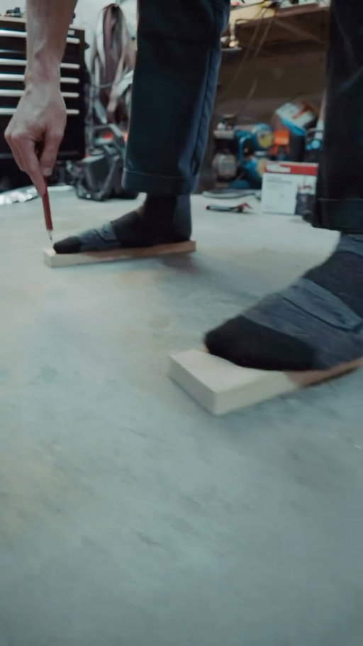9.2 on the right, 8.1 on the left.

Having different sized feet has always brought unique discomforts considering I have a job that leaves me on my feet and on rough terrain all day, often times leaving my shoes untied to avoid uncomfortable pressure from wrong-sized shoes.

But @RedWingWork has introduced some pretty sick technology into their sizing processes, and it was pretty cool to see the scans and actually SEE the difference in the data of what I was actually feeling in my feet day to day.
They were the first sizing experience I had where they actually considered the odd differences and actually accounted for them, picking the specific insoles that would mitigate any kind of discomfort.

Needless to say, the Red Wing Ultimate Fit Experience makes it easier to stay working, and stay at it. #RedWingPartner