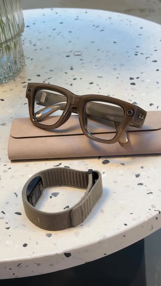 The new Meta Ray-Ban Display glasses. These are WOW!!!! Not sure I’ve been this excited about a tech product in a while, they’re unbelievably good! 

Also FYI you can’t actually see the display, we just added some effects so you guys can understand where it is roughly in the glasses 😊😉

#rayban #metadisplayglasses #metaraybandisplays #metaglasses #metadisplays #raybandisplays