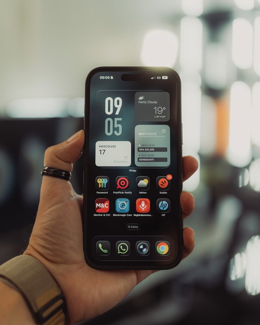 Aggiornamento Widgy 😜✌🏼per iPhone 📲 
Buongiorno ragazzi, finalmente dopo mesi di beta posso tornare a utilizzare i widgets di Widgy 
Vi ricordo di spuntare la casella da Liquid Glass on a Liquid Glass off nella sezione per impostare lo sfondo per la trasparenza.

In questo modo avrete meno cornice possibile attorno i vostri widgets preferiti 🤩 
#wallpaper #wallpapers #iphone16 #iphone16promax #appleproducts #applewatchultra2⌚️ #tipsiphone