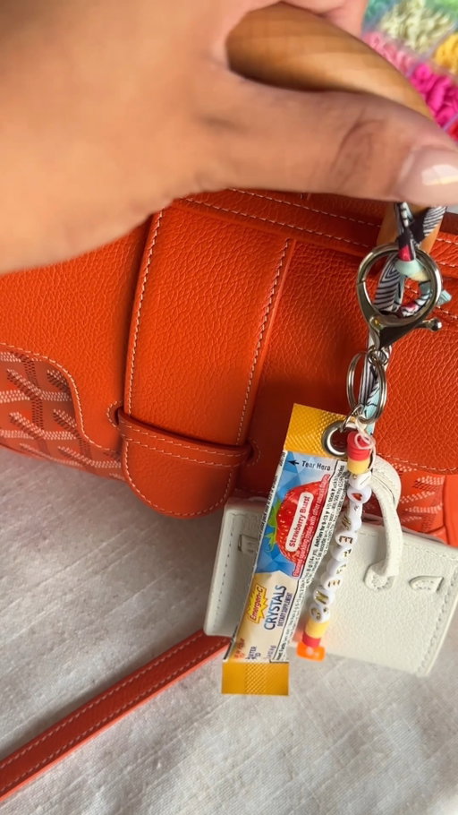 #emergenc bag charms look cute on every bag 😍