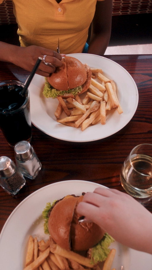 When you can’t decide which burger to order and sharing means you get double the choice…🍔⁣ 
⁣
Who are you sharing your burger with this National Cheeseburger Day? ❤️⁣
⁣
#HardRockCafe #NationalCheeseBurgerDay #SharingIsCaring #BurgerBesties
