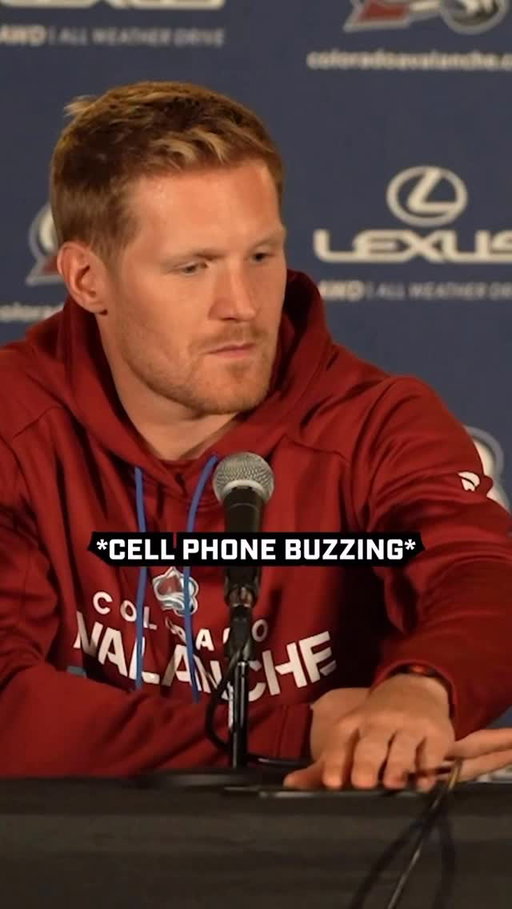 Gabe Landeskog answered a reporters phone in the middle of a presser 😂