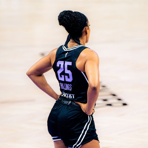 8 years in, and this was my favorite one yet✨. Still taking it all in— This season meant everything. Thankful beyond words for this journey, this team, and the best fans in the W @valkyries . Proud of this chapter 🤝🏁🫡