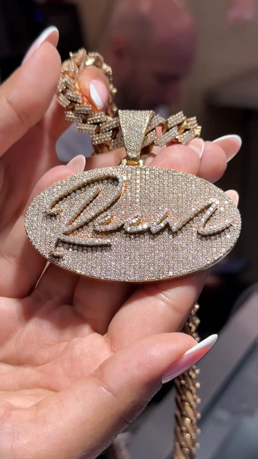 This pendant was MADE for me 😍
#watchaddict #luxury #jewelry #diamonds