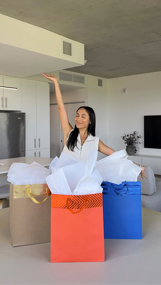 CONCOURS TERMINÉ ❌ 

🎉 C’est la Grande vente anniversaire @uniprix 🎉

Du 18 septembre au 1er octobre, profite de 2 semaines de méga rabais sur tes produits préférés (j’en ai moi-même profité pour faire mon restock 🛍️). 

Et c’est pas tout ! 🤭

Uniprix et moi organisons un concours avec 3 différents prix à gagner : 
🎁  Cadeau 1 : Beauté (valeur de 250$ )
🎁  Cadeau 2 : Bien-Être (valeur de 250$)
🎁  Cadeau 3: Beauté & Bien-être (valeur de 500$ )
*moitié en cartes-cadeau Uniprix + en moitié produits des marques participantes*

Pour participer :
1️⃣ Like et repartage cette vidéo
2️⃣ Abonne-toi à @uniprix et @ineslalouad 
3️⃣ Identifie une amie/un ami en commentaire

La grande vente anniversaire et le concours se terminent le 1er octobre, bonne chance ! ✨

#pub #PartenaireUniprix