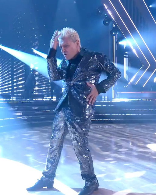 Everybody's talkin' 'bout Corey Feldman and Jenna Johnson’s rockin’ Tango! 🎸 #DWTS