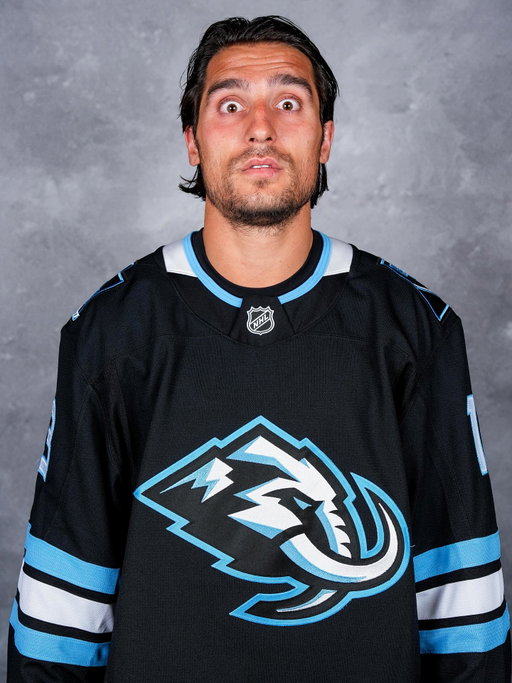 📸👀 The headshot you’ve all been waiting for!