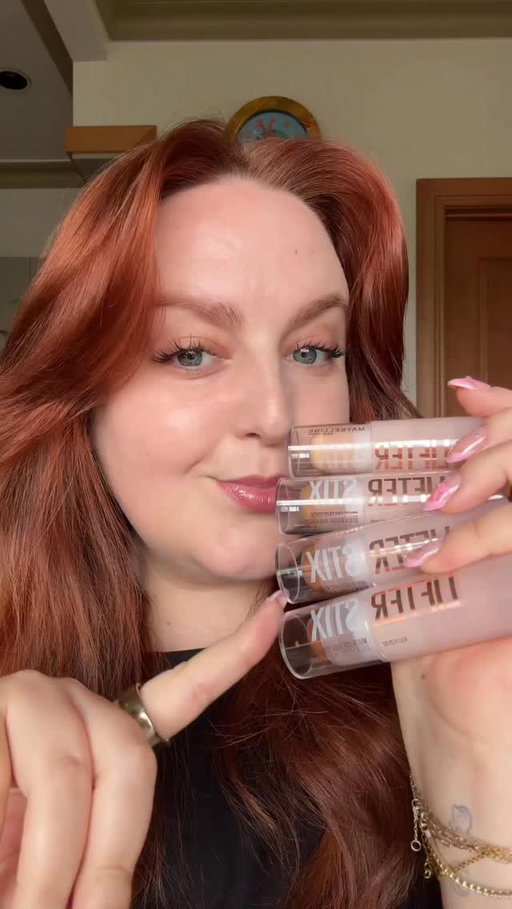 The new Maybelline Lifter Stix makes lifting and sculpting so easy. It’s one of those products that does everything blend, cover, contour, highlight, all in one stick. The texture is super creamy, so it melts into the skin and looks natural, not overdone. Honestly, it’s the quickest way to pull your whole makeup together. #maybellineaunz #lifterstix (AD) @maybelline
