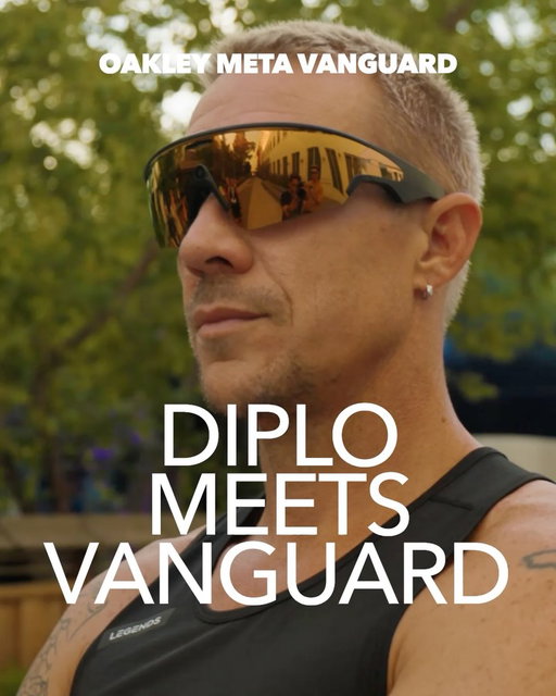 Someone let me get my hands on the new @oakleymeta AI glasses and these are a run club must have 🏃‍♂️