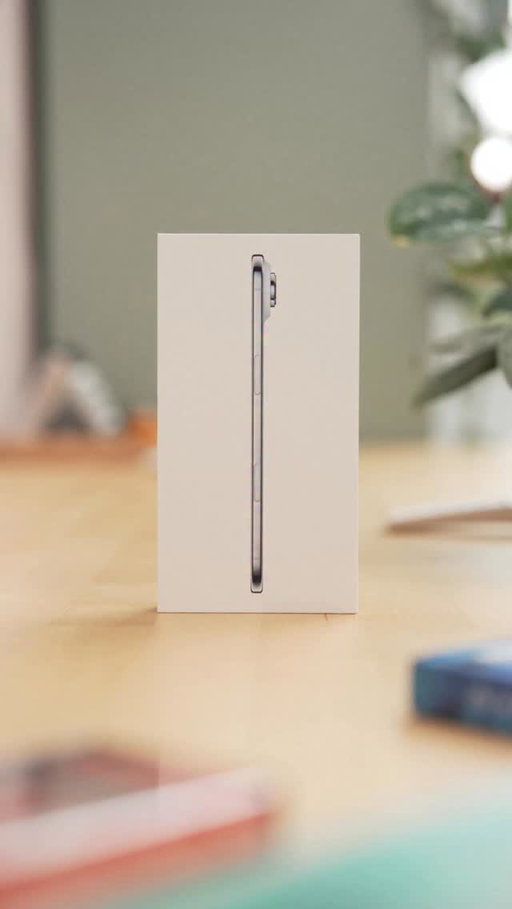 iPhone Air in Sky Blue unboxing 🩵

Gosh this thing is so slim, I had nearly forgotten how mad it is to hold since the launch! 😮‍💨

So excited to start using it! 👀

#iphoneair #apple #unboxing #iphoneairunboxing #iphone17 #iphone17promax