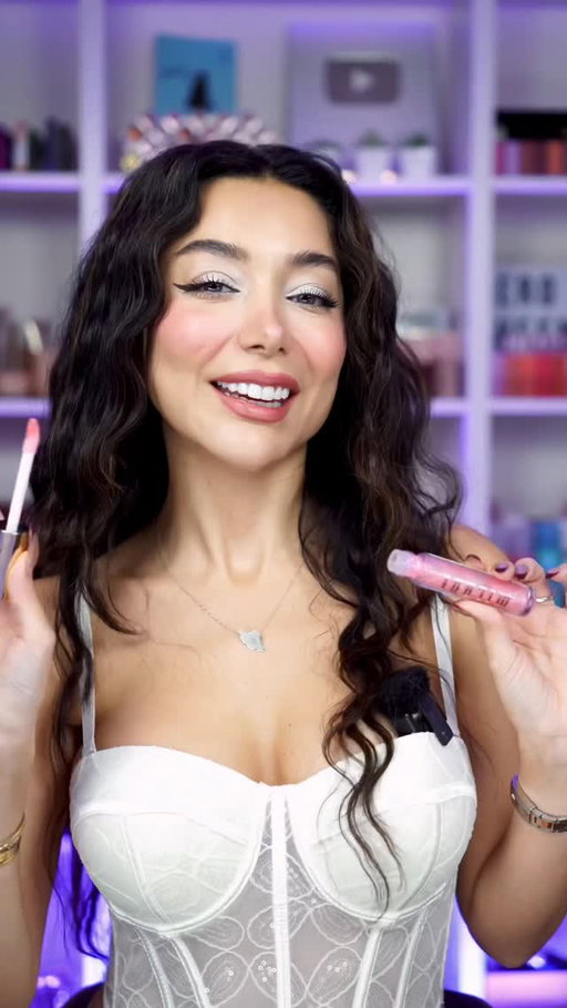 خدا سازنده‌ی سوشال مدیا رو بیامرزه. 

Products used: 

Moisturizer by @tatcha 

Foundation by @beautycreations.cosmetics 

Contour by @hauslabs 

Liquid blush by @toofaced 

Concealer by @ogee 

Highlighter by @r.e.m.beauty 

Setting powder by @dibsbeauty 

Eyeshadow by @makeuprevolution 

Eyeliner by @kajabeauty 

Brow by @anastasiabeverlyhills 

Blush by @rarebeauty 

Mascara by @charlottetilbury 

Lip liner by @lawless 

Lipstick by @westmanatelier 

Lipgloss by @milanicosmetics