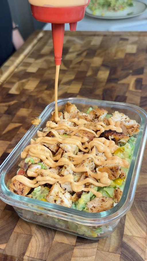 Save this for Meal Prep ‼️ High Protein Chicken and Avocado 🥑 bowls (recipe 👇🏽)

Macros per bowl with 3 tbsp of sauce per bowl (x4 bowls): approx 830 calories |62g P | 58g C | 37g F

For the Chicken:
	•	2 lb chicken breast
	•	3 tbsp olive oil
	•	1 tsp salt
	•	1/2 tsp black pepper
	•	1/2 tsp paprika
	•	1/2 tsp garlic powder
	•	1/2 tsp onion powder
	•	1/2 tsp lemon pepper

Avocado Mix:
	•	1 ripe avocado
	•	2 tbsp corn
	•	1/4 red onion, minced
	•	1/2 tomato, minced 🍅 
	•	1/2 Serrano pepper, minced 🌶️ 
	•	3 tbsp feta cheese 🧀 
	•	salt 🧂 n pepper, to taste

Low cal chipotle sauce:
	•	1/2 cup light mayo
	•	1/2 cup nonfat Greek yogurt
	•	1 garlic clove
	•	2-3 chipotle peppers in adobo sauce
	•	2 tbsp water
	•	salt, a pinch

Bowl Assembly:
	•	1 cup cooked rice
	•	1 cup shredded lettuce
	•	Low-calorie chipotle sauce (as desired)

For more tasty high protein meal preps just like this comment comment “cookbook” and I’ll send you a special link to purchase my “meal prep magic” digital cookbook 🙂‍↔️
.
.
.
.
#icekarim #healthyrecipes #easyrecipes #mealprep #quickrecipes