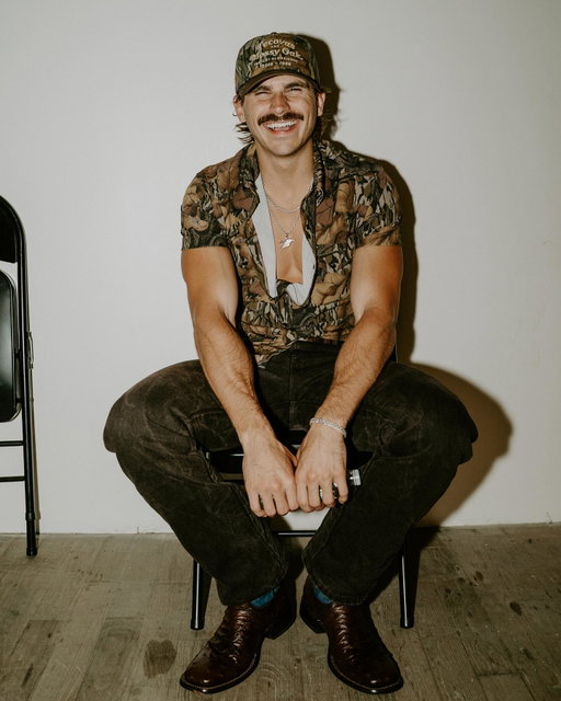We celebrated our New York store opening with our friend @tuckerwetmore at Grand Central’s Vanderbilt Hall this past weekend—cheers to everyone who came out to celebrate with us. Check out the Tecovas New York Flagship at 105 Wooster St.