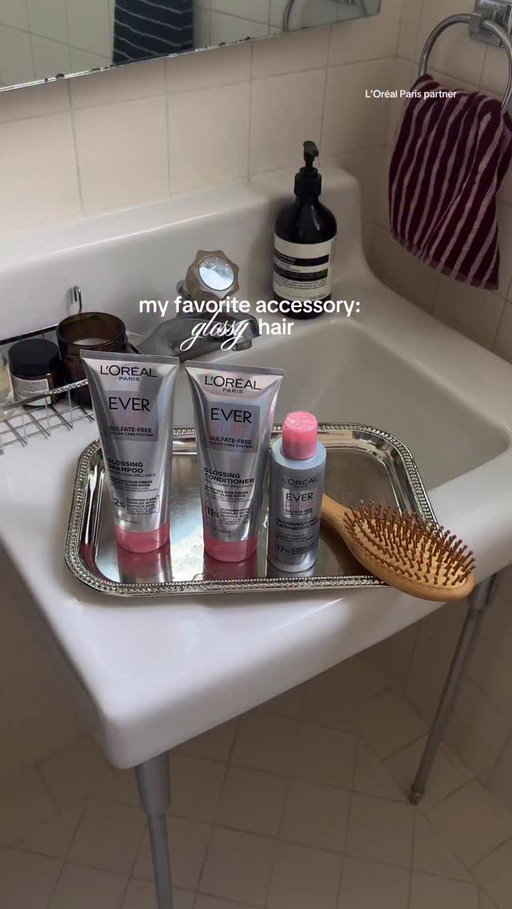 The best accessory is glossy hair with @lorealparis #lorealparispartner #lorealparishaircare 🫧