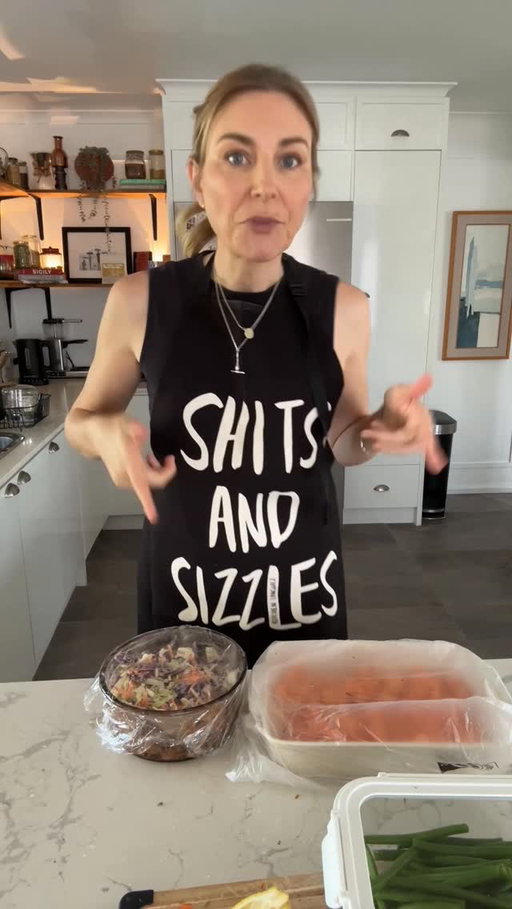 Nothing says Type B personality like forgetting you have guests coming for dinner. 
Lucky I have a cute new apron to improvise in!
Use code “Kate” to get 10% off @kitchenlanguage 
#ad