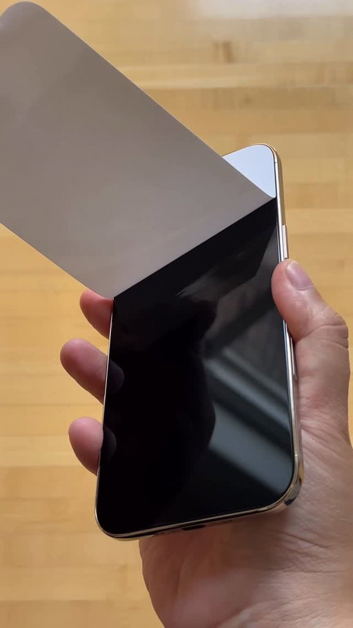 It’s not a Labewbew nor is it 24K or 200 grams in weight. But it is gold though. #apple #iphoneair #iphone #unboxing #labubu #gold