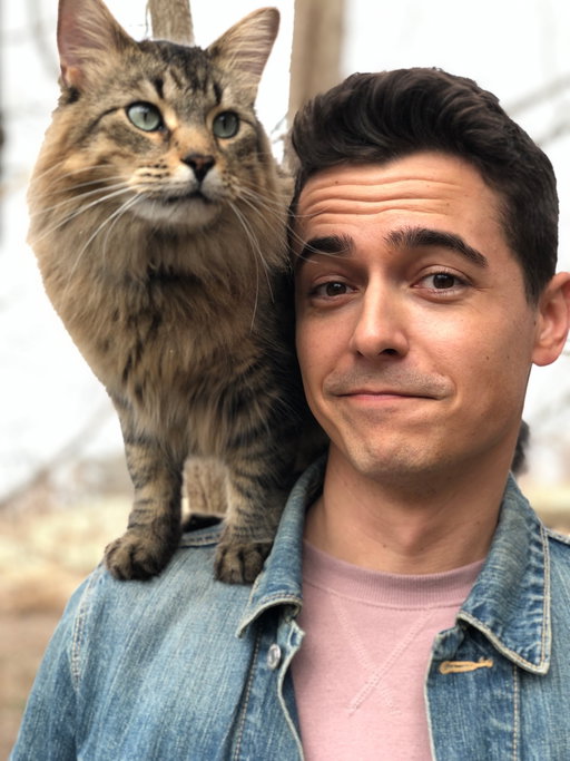 Appreciation post for my very talented friends @the_ultimutts and @tonicthecatactor! They’re the absolute best in the business and now @darrenaronofsky and the cast of CAUGHT STEALING knows it too! Congrats on knocking it out of the litter box! 👏 Go see it while you still can!