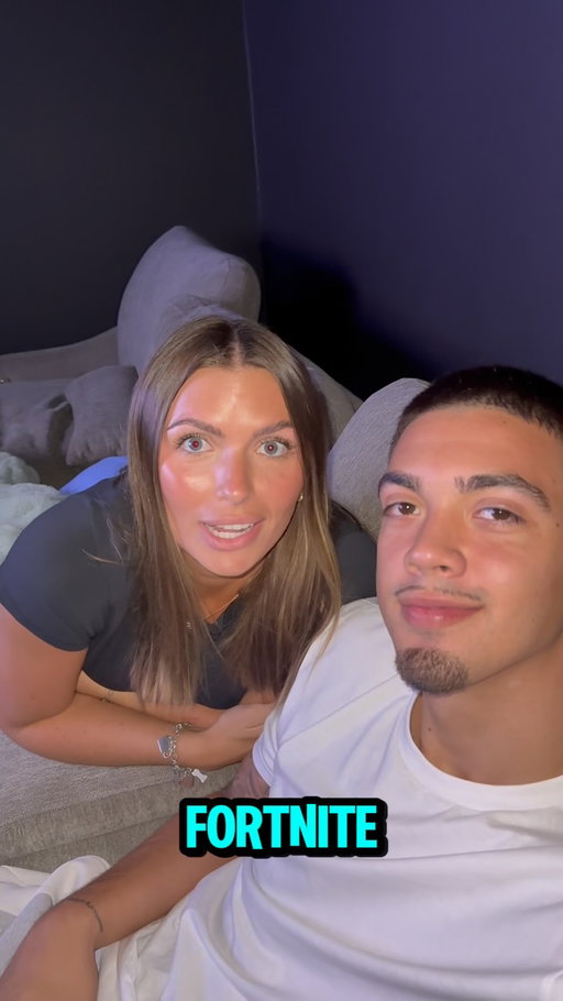 Fortnite Fridays 🕺🏽💃
•
•
•
#fortnite #challenge #couple