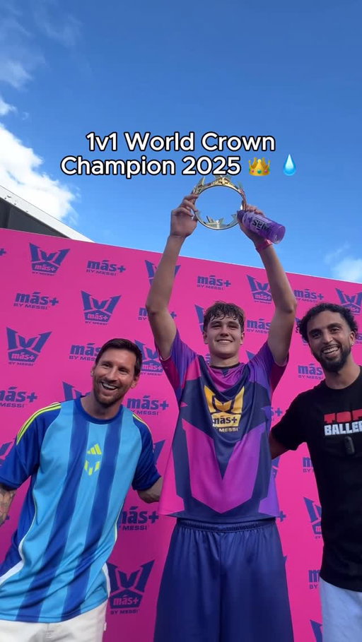 @evandeasyy has won the 1v1 World Crown 2025 - in front of @leomessi ! 👑💧

@evandeasyy ganó la 1v1 World Crown 2025 – frente a @leomessi ! 👑💧