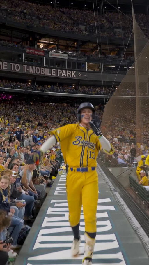Can’t take our eyes off @daltonmauldin5 
•
•
•
#savannahbananas #seattle #movies #moviescenes #viral