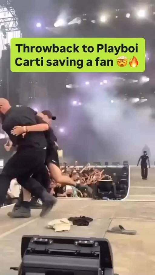Throwback to when Carti stepped in and saved a fan from security on stage 👀🔥

Y’all remember this moment⁉️

🎥: @dylanvilarino