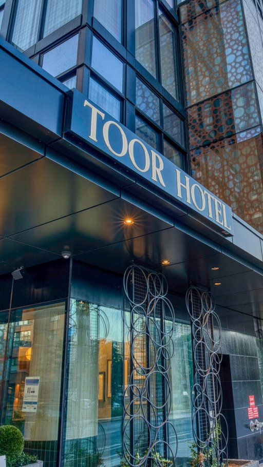Spots worth snapping, places worth exploring 📸🚶‍♀️. Toronto’s best is right outside TOOR.
#TOORHotel #Toronto #DestinationToronto