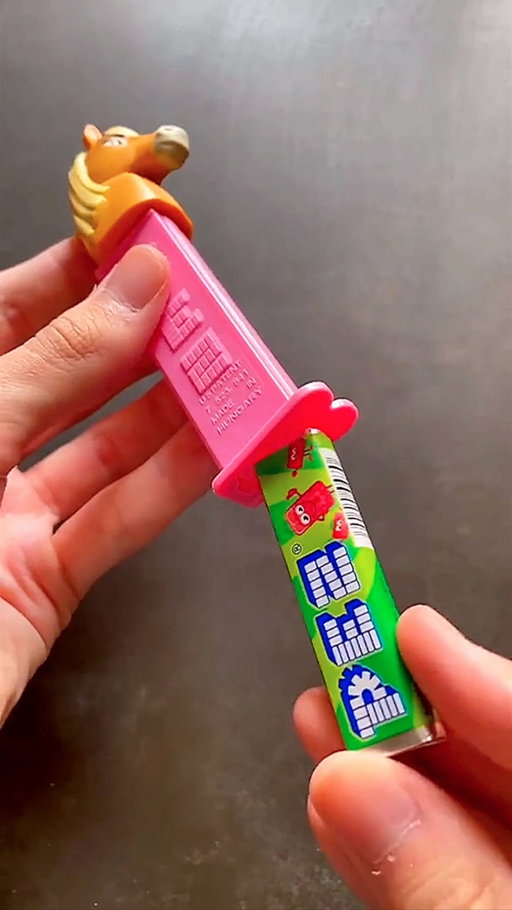 a life hack for… CANDY?! 🍭😳
via: @tragicoon 
.
.
.
#pez #lifehack #diy #reels #reelsvideo #reelsinstagram #comedy #reaction #trend #food #explore