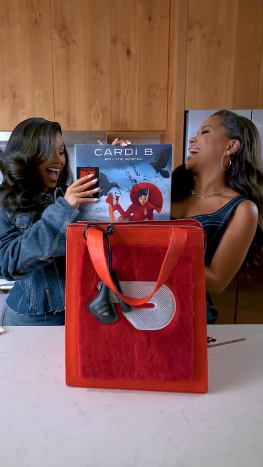 Life gets hard so sometimes you need a twin like @amayaelizabeth_ armed with DoorDash to help you find that fire! 🔥 Get “AM I THE DRAMA?” delivered to your door so fast you’ll think it’s magic 👯‍♀️✨