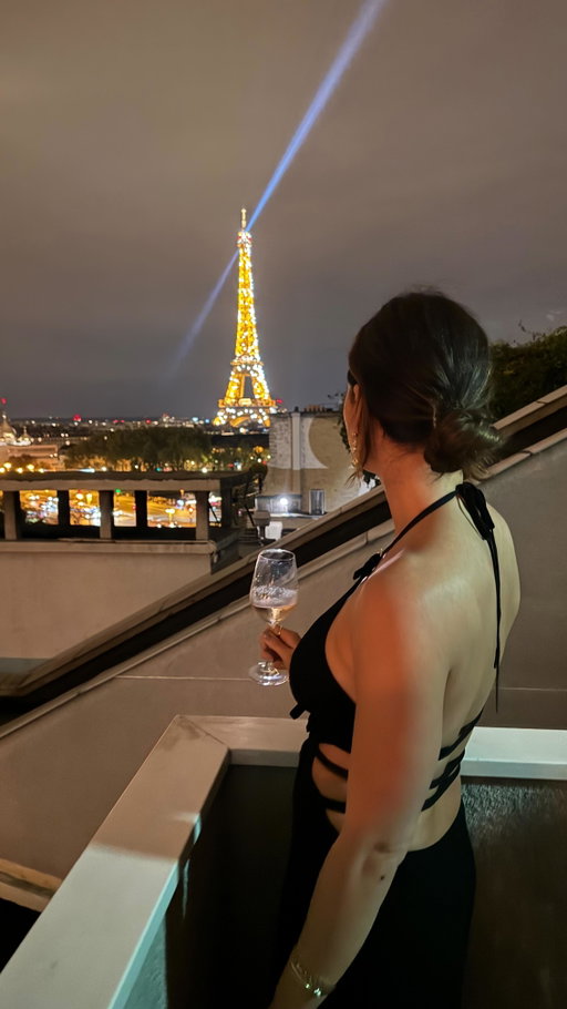 Take my breath away why don’t you? ✨🥹
#paris #eiffletower #parís