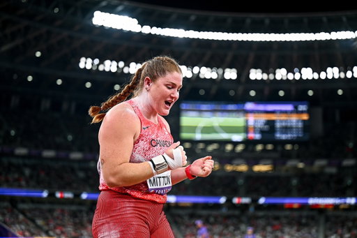 4th in the world 🌎 

Bittersweet end to an imperfect season. Such a privilege to be dissatisfied with a 4th place finish because @coachparkinson33 and I know there is so much more that I haven’t been able to capture yet. I am proud of how fiercely I competed, attacking every throw & giving it my all… no fear. It just wasn’t enough tonight 💗

My series was 19.76m, 19.18m, 19.81m, 19.75m, 19.80m, 19.62m. Huge consistency & a year to bring up the bottom end of my throwing distances. 

From the bottom of my heart - thank you all for following along on this wild and wonderful journey and all the kind messages.

As always thank you @coachparkinson33, couldn’t do it without you & so much more to come 💪🏼

 📸: Mattia Ozbot for World Athletics (1);
@nickiwanyshyn (2,3)
