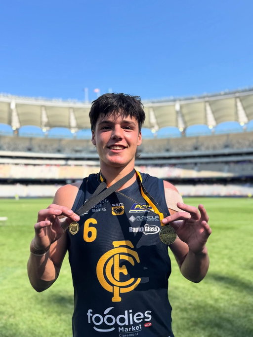 Charlie Banfield shines on the big stage ✨

Awarded the Mel Whinnen Medal for best on ground in the EGT Colts Grand Final after a massive performance. Racking up 28 disposals, 2 goals and 4 tackles 🔥