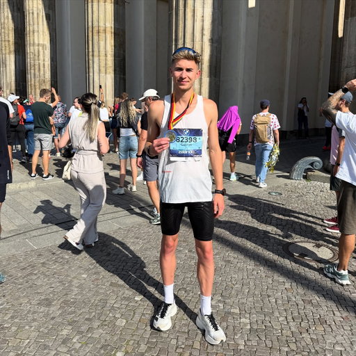 Berlin Marathon - 2:43:16

Hardest race of my life. Proud to see that one through. In a world of bother from 15k. German devil had an absolute field day 🤝

Respect to everyone out there, runners & supporters 🫡

At least I finished this one. As always, onwards!

#berlinmarathon #running