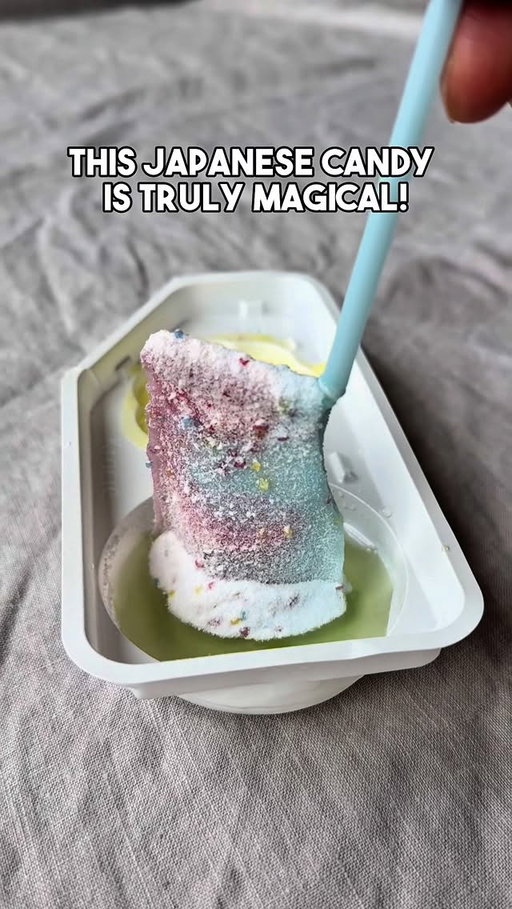It’s as if this #candy #lolly comes out of thin air! #japan #japanfinds #diy