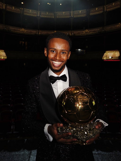 Never thought I’d be invited to the Ballon d’Or 🏆🥹 let alone create content with the trophy itself… tomorrow is the big day! ✨ @ballondorofficial #ballondor