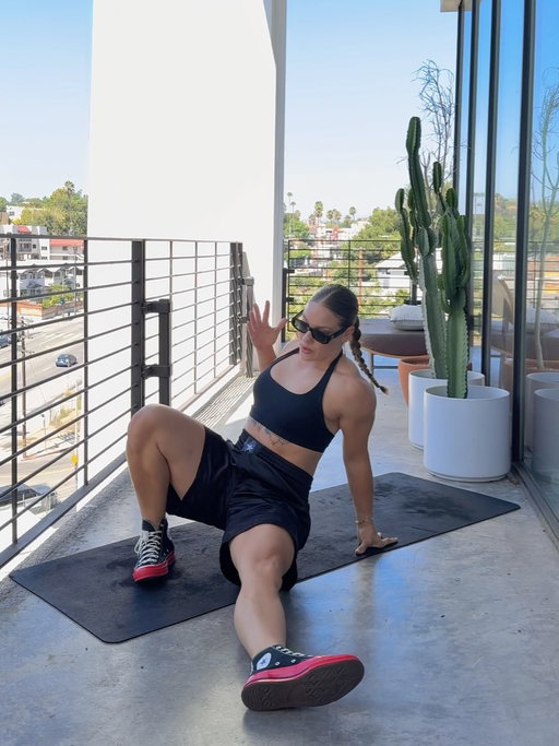 Sunday FUNday workout!

Try these 5️⃣ combo mobility moves for a 🔥 mobility, cardio & strength workout! 💪 #JustMove