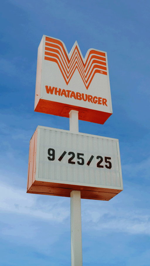 Somethin’ fancy’s comin’. And we don’t mean ketchup. Might have a kick though…

@whataburger x @senderopc