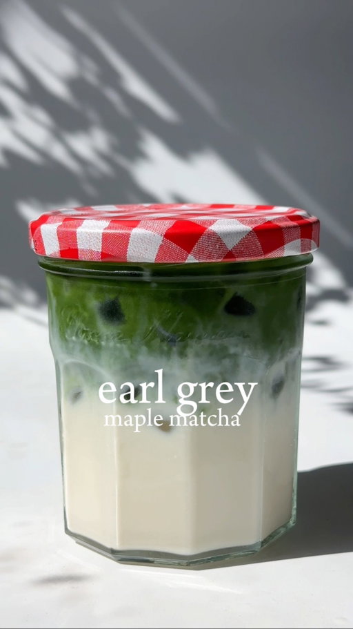 🍁🍵 maple earl grey matcha latte

earl grey infused milk overnight prep:
— 1tbsp maple syrup 
— 1 earl grey tea bag
— 150ml milk 
— store in airtight container/jar in the fridge overnight 

combine earl grey milk with matcha next day:
— 2tsp matcha + 40ml of 175F water