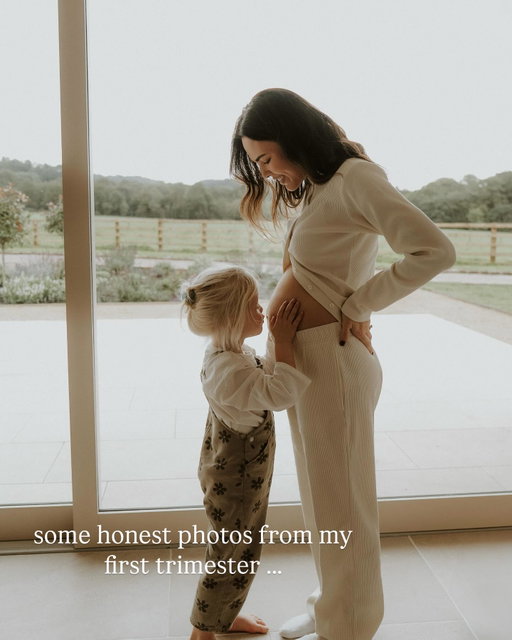 just some very honest pics from my first trimester 👼🏻🌈

#pregnancy #firsttrimester