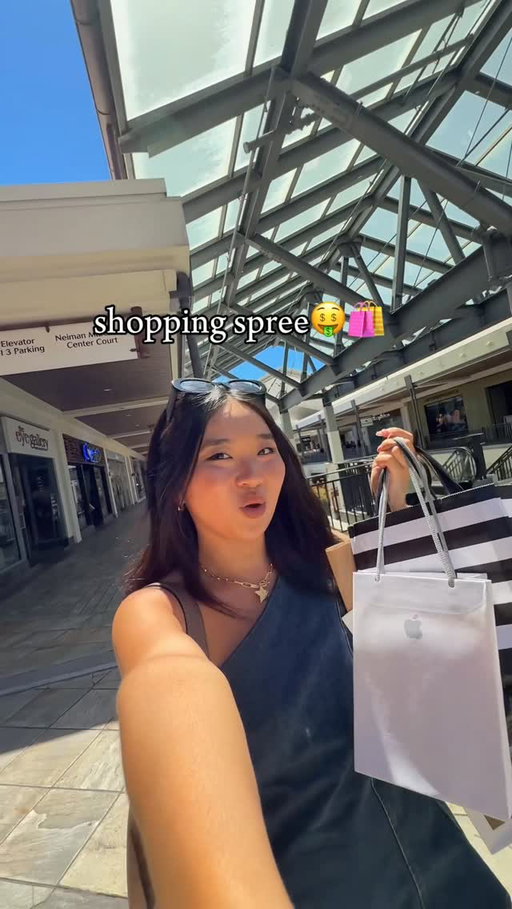 shopping spree at the world’s largest outdoor mall🤑🛍️ #shoppingspree #shopwithme #shoppingvlog #iphone17 #iphonelaunch @levis @apple @sephora @toofaced @makeupforever @rarebeauty @aritzia