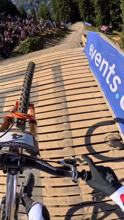 no flips this time, just pure speed ⚡️🤝
@AsaVermette was on a heater, claiming his first @uci_mtbworldseries World Cup win of the season 🤘

#pov #mtb #downhill #racing