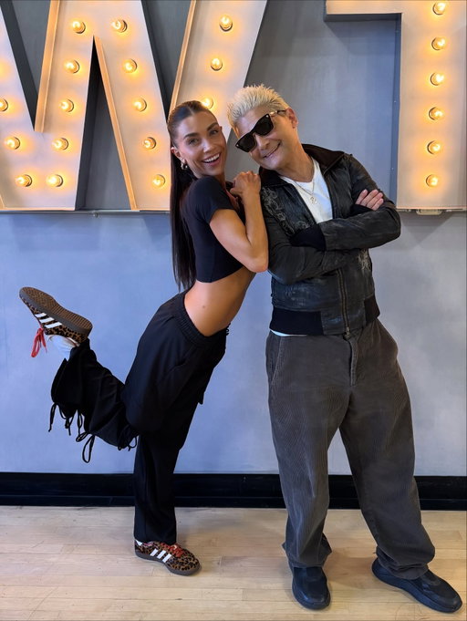 Oh BABY, we wanna get with Corey and Jenna’s vibes 😎 Look out for their Cha Cha Cha during #OneHitWondersNight on Tuesday! ✨ #DWTS
