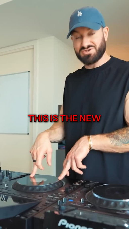 Unboxing the new CDJ-3000x