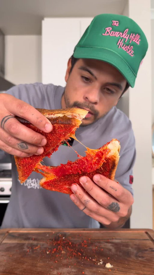 Hot Cheetos Grilled Cheese #hotcheetos #grilledcheese #flaminghotcheetos