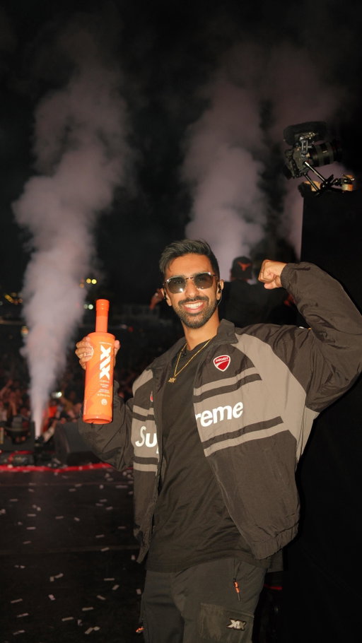 @vikkstar just shutdown Bucharest with @afrojack for @gumball3000