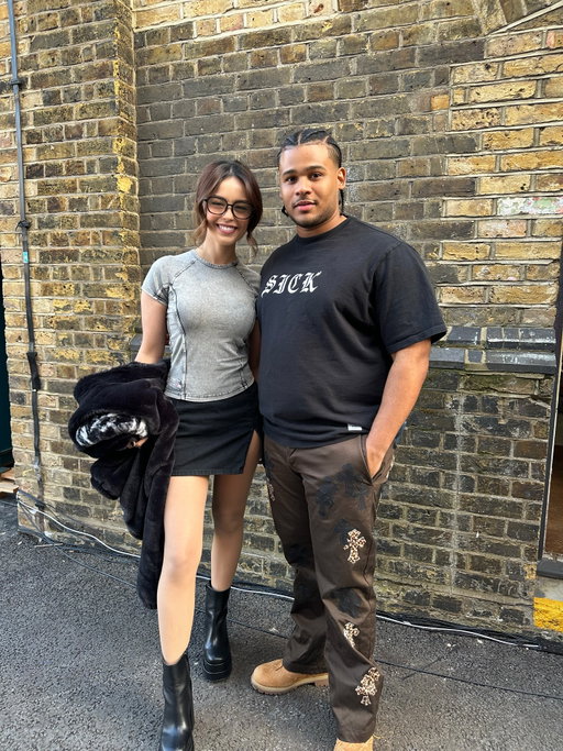 I co-hosted a tv show with @elfanum AND it’s out now! 🎉 Tysm to the @sidemen for the opportunity.. I hope you all enjoy the show!!! LET ME KNOW WHAT YOU THINK! :)