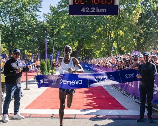 Bravo aux champions qui nous ont fait vivre d'intenses émotions à la ligne d'arrivée!

Voici ceux qui sont montés sur le podium ✨ : 

42,2 km - MARATHON 🏃‍♂️🏃‍♀️
🥇 Geoffrey Brgen
🥇 Marta Hiparto Yota

🥈  John Langat
🥈 Caroline Kiptoo

🥉 Samuel St-Antoine
🥉  Philes Ongori

21,1 km - DEMI-MARATHON 🏃‍♂️🏃‍♀️
🥇 Yoann Kowal
🥇 Rachel Hannah

🥈 Thomas Nobbs
🥈 Anne-Laure Ménard

🥉 Ryan Tyrell
🥉 Camille Maltais-Bilodeau

Vous avez vécu et inspiré l'excellence sur chaque kilomètre. 
Bravo à nos champions qui nous inspirent tous 💪