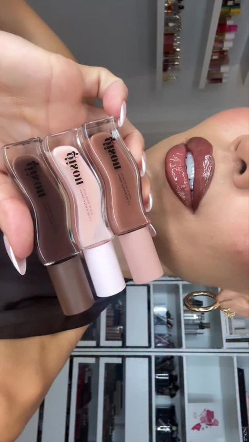 1,2 or 3? 🍮🥛🐻 @gisou honey lip oil
- @morphebrushes sweet tea lip pencil + vanilla glaze oil
- @maccosmetics cork lip pencil + sticky toffee
- @Maybelline let’s bounce lip pencil + milky mocha #lipoil #lipcombo #glosslips #brownlipliner