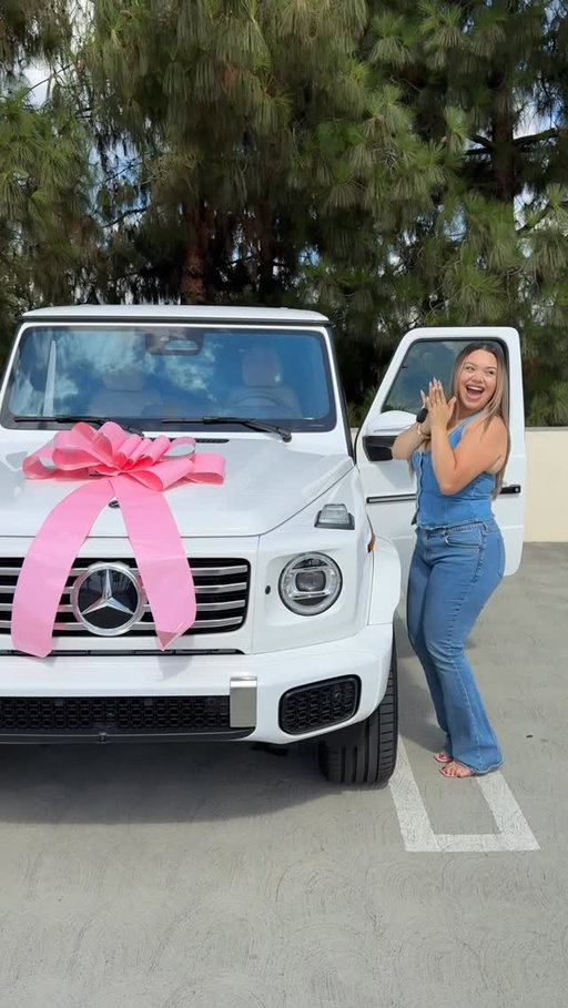 Ahhh I’m officially a G-Wagon girlie 😭💖 
You guys I’m still in disbelief! Thank you God 🙏🏻 
#2025gwagon #gwagon #dreamcar #mercedez
