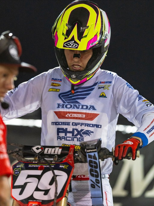 Better day in Sin City 🎰🎲
Struggled during the day, but figured it out when the lights came on. Got a good start moto 1, but unfortunately on lap 4 I lost my rear brake and just survived from there for p15. Moto 2 had a terrible start but charged hard the whole race to end p8. Stoked on that final moto, going into the off season. Thanks to the @phxracinghonda for their hard work this weekend🙏🏼

@phxracinghonda @fcsuspension @parts_unlimited @mooseelite @6dhelmets @ridedunlop @asvinventions  @tamerholeshot @vpracingfuels 
@polisport.offroad @odigrips @didchain
@seatconcepts @zulzbagco @hinsonracing @twin_air 
@ssidecals @p3carbon @fmf73 @dubyausa
@progressive @honda_racing_us @maksoninc @teamevs @concept2inc